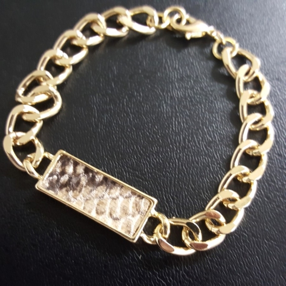 Gold Tone Chain Bracelet & Earrings - Picture 4 of 4